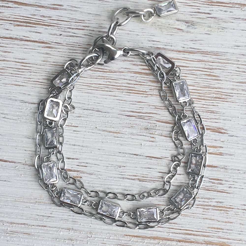 🆕 Crystal multi strand bracelet
